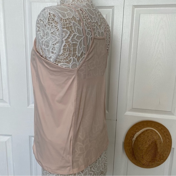 ATHLETA tank top dust pink build in bra support top size Medium - Picture 7 of 11